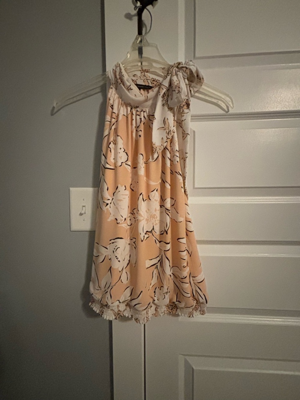 White House Black Market Peach and White Floral Tie-Neck Blouse